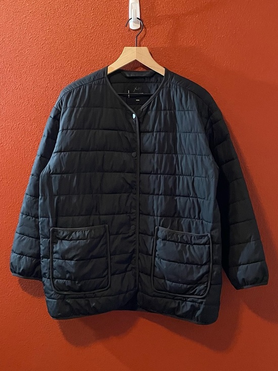 Everlane Jackets & Blazers - Everlane Women’s ReNew Snap Button Front Black Primaloft Puffer Jacket
